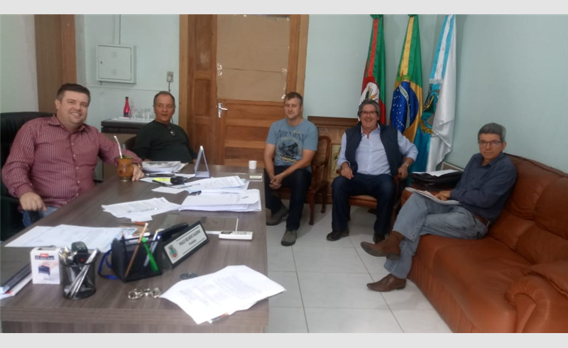 Sindicato Rural de Restinga Sêca participa de reunião com o prefeito