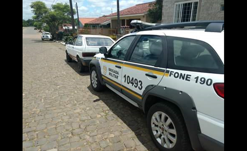 Polícia recupera veículo furtado 