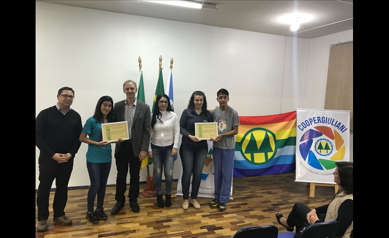 Cooperativas escolares de Restinga Sêca realizam Mostra dos Objetos de Aprendizagem