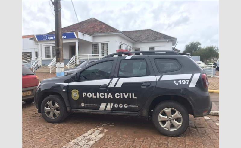Polícia Civil está cumprindo mandados de prisão por conta do tráfico de entorpecentes nesta manhã de quarta