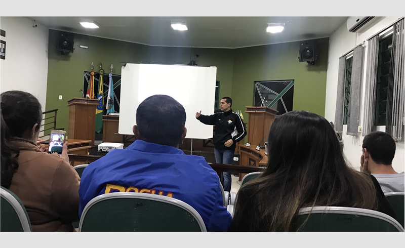 Restinga recebe palestra sobre as novas regras do futebol