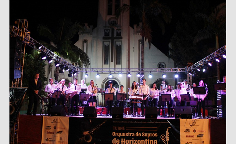 Sopros de Natal e Rock na Praça